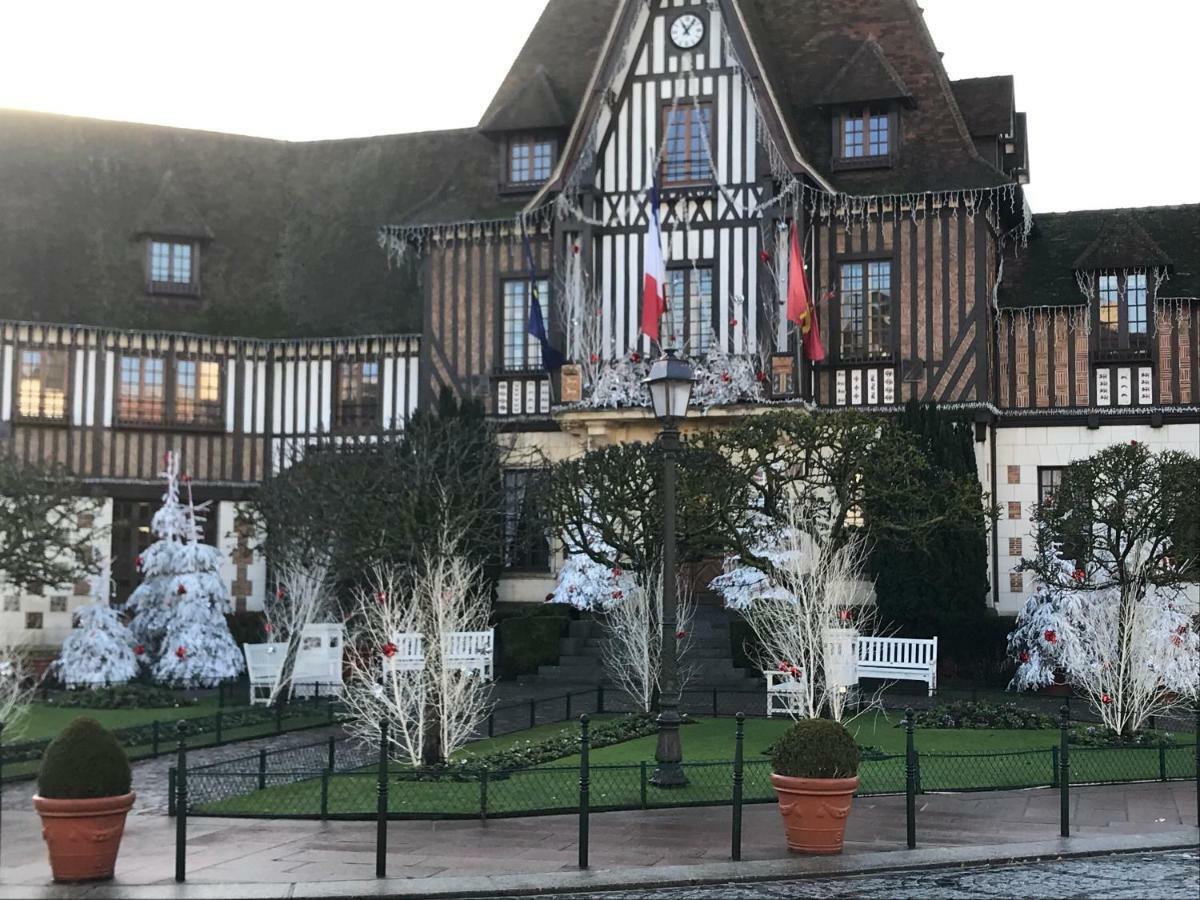Ferienwohnung Le Royal Deauville Exterior foto